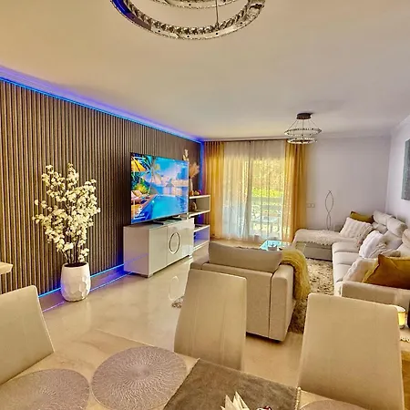 Golf With Private Garden Direct Pool Access Lejlighed Casares