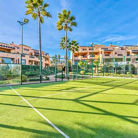 Golf With Private Garden Direct Pool Access Апартаменты *